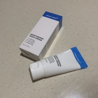 더마포레스트 모이스처라이징 아쿠아크림 / 수분크림 히알루론산 펩타이드 보습 미백 주름개선 — 4점을 준 리뷰어가 2021년 6월 올린 사용 사진