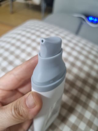 [스킨1004] 마다가스카르 센텔라 히알루-시카 워터핏 선세럼 50ml — 5점을 준 리뷰어가 2024년 5월 올린 사용 사진