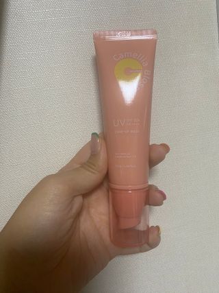 제주인디 카멜리아 블러썸 선크림 — 5점을 준 리뷰어가 2023년 9월 올린 사용 사진