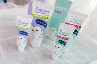 닥터데디스 안심저불소 키즈치약 (라즈베리, 청포도향 중 택 1) 60g +  여행용 미니 치약 15g — 5점을 준 리뷰어가 2022년 10월 올린 사용 사진