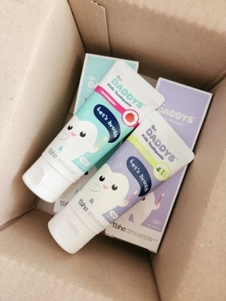 닥터데디스 안심저불소 키즈치약 (라즈베리, 청포도향 중 택 1) 60g +  여행용 미니 치약 15g — 5점을 준 리뷰어가 2022년 11월 올린 사용 사진