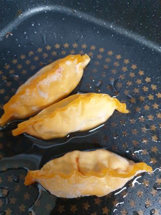 한만두 진한 해물맛 짬뽕만두 1kg — 5점을 준 리뷰어가 2021년 4월 올린 사용 사진