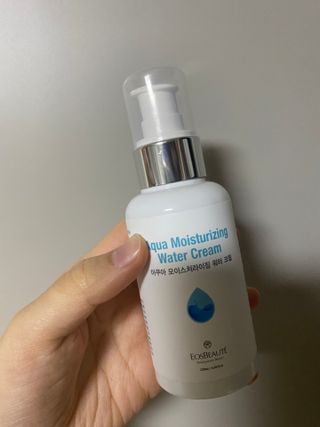 약손명가코스메틱 에오스보떼 아쿠아 모이스처라이징 워터 크림 — 5점을 준 리뷰어가 2022년 1월 올린 사용 사진