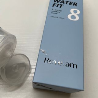 나우 [리브엠]피부 속부터 겹겹이, 촘촘하게! 워터핏8중 수분착붙 크림 — 5점을 준 리뷰어가 2024년 12월 올린 사용 사진