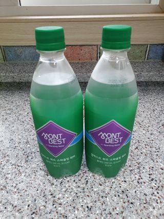 몽베스트 Montbest with Sparkling water Plain 20병 — 5점을 준 리뷰어가 2021년 11월 올린 사용 사진
