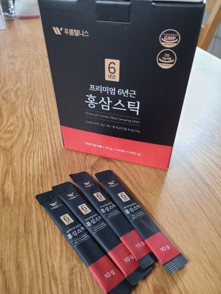 [푸름웰니스] 프리미엄 6년근 홍삼스틱 3mg x 100포 — 5점을 준 리뷰어가 2022년 3월 올린 사용 사진