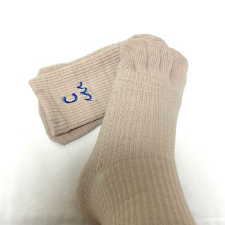 카우아이 필라테스 기어 / 스튜디오 운동을 도와주는 일체형 논슬립 발가락 양말 — 5점을 준 리뷰어가 2021년 3월 올린 사용 사진