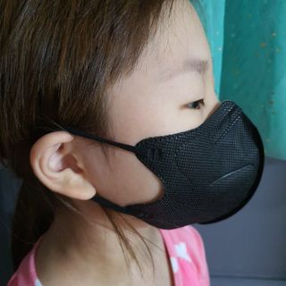 [심폐소생소] 오늘의마스크 KF94 소형 초등학생 어린이 마스크 — 5점을 준 리뷰어가 2022년 1월 올린 사용 사진