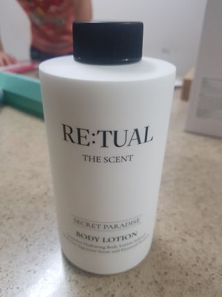 레츄얼 더 센트 바디로션 시크릿 파라다이스(500ml) — 5점을 준 리뷰어가 2022년 7월 올린 사용 사진
