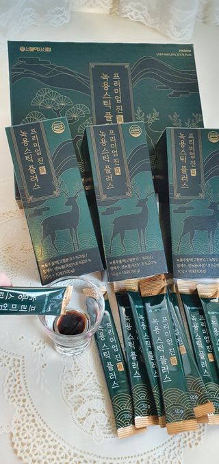 서울약사신협_프리미엄 진 녹용스틱 플러스10g x 30포 — 5점을 준 리뷰어가 2021년 7월 올린 사용 사진