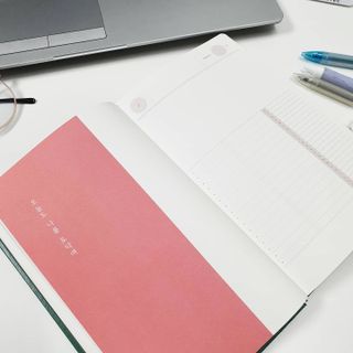 응원과 위로가 필요한 당신에게  리훈 하고싶은말 스터디 플래너 — 5점을 준 리뷰어가 2021년 4월 올린 사용 사진