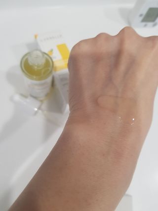 랑벨 비타 에너지 잡티 앰플 50ml 고농축 비타민, 저자극, 수분 촉촉, 미백 앰플 — 5점을 준 리뷰어가 2022년 4월 올린 사용 사진