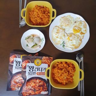 한성기업 무볼레 왕건더기 볶음밥 묵은지삼겹살 — 4점을 준 리뷰어가 2021년 10월 올린 사용 사진