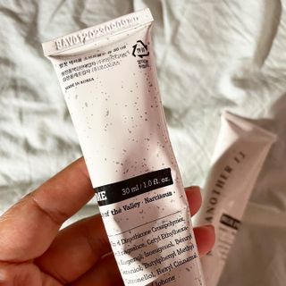 멈칫(MUMCHIT) 넥퍼퓸 NECKPERFUME 2가지 향 — 5점을 준 리뷰어가 2021년 11월 올린 사용 사진