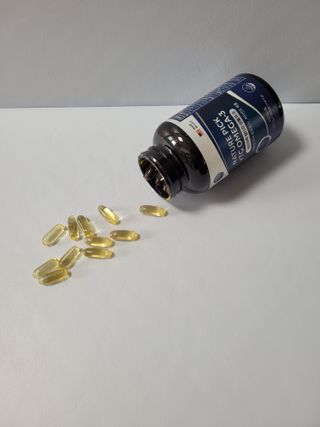서울약사신협 네이처픽_알티지오메가3_1,205mg x 180캡슐 — 5점을 준 리뷰어가 2021년 9월 올린 사용 사진