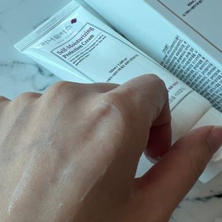 셀프 모이스처라이징 프로텍션 크림 셀프 모이스처라이징 프로텍션크림 — 4.5점을 준 리뷰어가 2022년 4월 올린 사용 사진