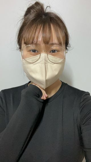 애니가드 셋업마스크 4컬러 각 10매입 [크리미베이지, 캐시미어로즈, 초콜렛브라운, 미드나잇네이비] — 4점을 준 리뷰어가 2022년 2월 올린 사용 사진