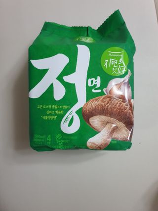 [풀무원] 자연은맛있다 정면, 백면, 홍면  세트 — 4점을 준 리뷰어가 2021년 4월 올린 사용 사진