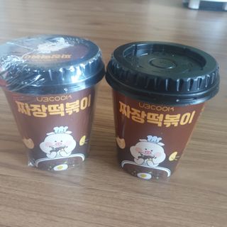 유비쿡 컵떡볶이 매운컵떡볶이2개/ 짜장컵떡볶이 2개  총 4개세트 — 5점을 준 리뷰어가 2021년 2월 올린 사용 사진