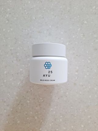 AYU25[아유트웬티파이브]다마스크로즈워터 베이스 천연 수분 촉촉 크림 — 5점을 준 리뷰어가 2021년 4월 올린 사용 사진