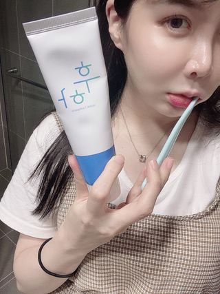 [심폐소생소] 무불소 임산부 천연 치약 — 4.5점을 준 리뷰어가 2021년 9월 올린 사용 사진