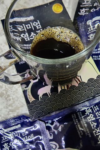 참앤들황토농원 국내산 흑염소를 정성스럽게 담은, 프리미엄 흑염소 진액 70ml x 30포 1박스 — 5점을 준 리뷰어가 2023년 1월 올린 사용 사진