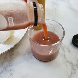 BLENDY'S 핑크 스무디+블론디 스무디 — 5점을 준 리뷰어가 2021년 10월 올린 사용 사진