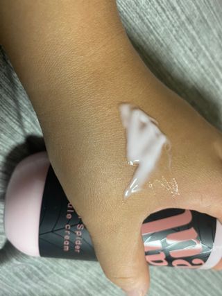 난나 살몬 스파이더 검버섯 미백 톤업 화이트닝 연어 앰플 크림 300ml 대용량 — 5점을 준 리뷰어가 2022년 8월 올린 사용 사진