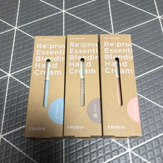 [후르디아] 끈적임 없는 착한성분 비건  핸드크림 3종 — 5점을 준 리뷰어가 2022년 2월 올린 사용 사진