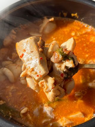 소담스퀘어 상암 궁중해물탕조씨집 백년가게 조씨집 팔뚝탕1인분550g — 5점을 준 리뷰어가 2022년 12월 올린 사용 사진