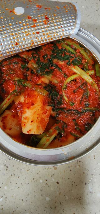 셰프애찬 알타리김치 총각김치 1kg — 4점을 준 리뷰어가 2022년 10월 올린 사용 사진