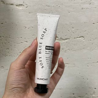 멈칫(MUMCHIT) 넥퍼퓸 NECKPERFUME 2가지 향 — 5점을 준 리뷰어가 2021년 11월 올린 사용 사진
