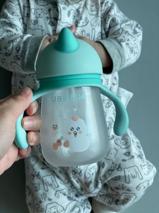 유비맘 트라이탄 코니빨대컵_컬러 랜덤 발송 — 5점을 준 리뷰어가 2021년 1월 올린 사용 사진