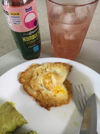 더그레잇티 콤부차 [매일유업] 더그레잇티 44kcal 콤부차 300ml *12개입 (오리지널 6개+베리리치 6개) — 5점을 준 리뷰어가 2023년 7월 올린 사용 사진
