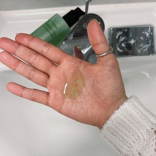 프리마인 메이크업과 들뜨는 각질까지 한방에 깐달걀로! 순하기까지한 셀베이스 그린티클렌저(200ml) — 5점을 준 리뷰어가 2023년 5월 올린 사용 사진