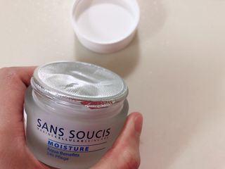 산수시 아쿠아 베네핏 24h 수부지 물광 속건조 수분크림 50ml — 4.5점을 준 리뷰어가 2021년 6월 올린 사용 사진
