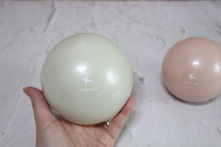 트라택 쿠셔닝 웨이트볼 0.5kg + 1kg SET — 5점을 준 리뷰어가 2022년 4월 올린 사용 사진