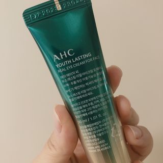 [NEW 탄력유턴 아이크림] AHC 유스 래스팅 리얼 아이크림 포 페이스 — 5점을 준 리뷰어가 2021년 3월 올린 사용 사진