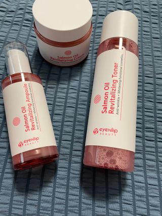 아이앤립 / EYENLIP 아이앤립 연어오일 리바이탈라이징 토너+앰플+크림 3종 세트 — 4점을 준 리뷰어가 2021년 6월 올린 사용 사진