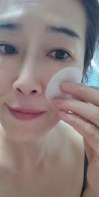 산다화 비타민씨 화이트닝 토너 패드 — 5점을 준 리뷰어가 2023년 9월 올린 사용 사진