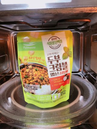 [풀무원] 식물성고기_두부크럼블덮밥소스3종, 두부텐더 — 5점을 준 리뷰어가 2021년 4월 올린 사용 사진