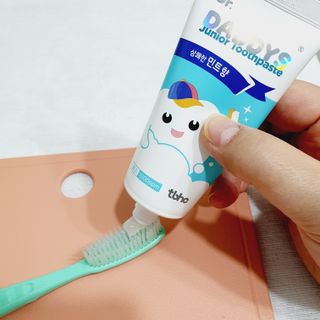 닥터데디스 안심불소 튼튼치약(청포도, 민트 중 택 1) 60g + 여행용 미니 치약 15g — 5점을 준 리뷰어가 2022년 8월 올린 사용 사진