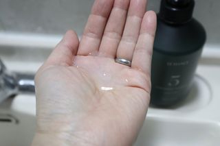 르핸스 퍼포밍 5 샴푸 비반트 포렛/베티버 포그 — 5점을 준 리뷰어가 2022년 12월 올린 사용 사진