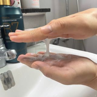 [포레스트스토리] 탈모증상완화 샴푸 1,000ml — 5점을 준 리뷰어가 2022년 8월 올린 사용 사진