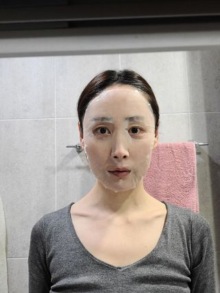 태그스킨 4스텝 주름개선 피부미백 영양 마스크팩 3개 세트(최신버전) — 4점을 준 리뷰어가 2022년 4월 올린 사용 사진