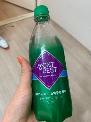몽베스트 Montbest with Sparkling water Plain 20병 — 4.5점을 준 리뷰어가 2022년 8월 올린 사용 사진
