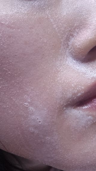 프리마인 메이크업과 들뜨는 각질까지 한방에 깐달걀로! 순하기까지한 셀베이스 그린티클렌저(200ml) — 5점을 준 리뷰어가 2023년 3월 올린 사용 사진