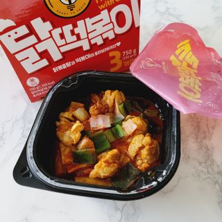 한성기업 무볼레 닭떡볶이+해물떡볶이 2종 세트 — 5점을 준 리뷰어가 2021년 10월 올린 사용 사진