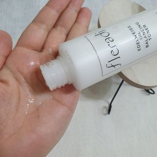 플레라디 에델바이스 오일 밸런싱 토너 — 5점을 준 리뷰어가 2021년 7월 올린 사용 사진