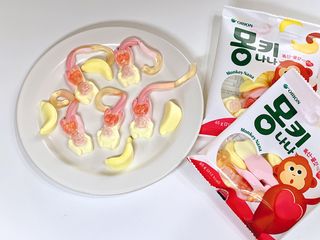 폭신 쫄깃 식감 로맨스, 몽키나나 젤리 8봉지 — 5점을 준 리뷰어가 2021년 3월 올린 사용 사진